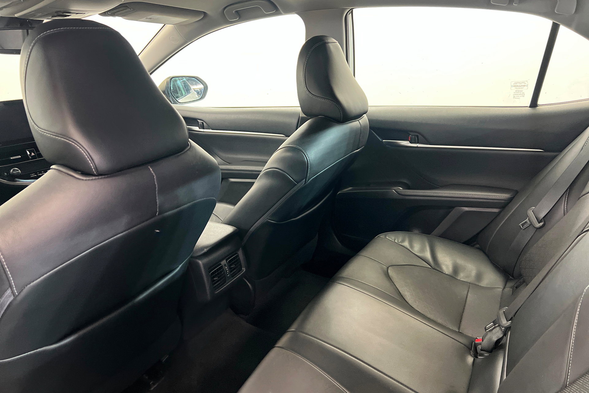 Used 2021 Toyota Camry XSE w/ Carpet Mat Package (TMS) FWD image 19