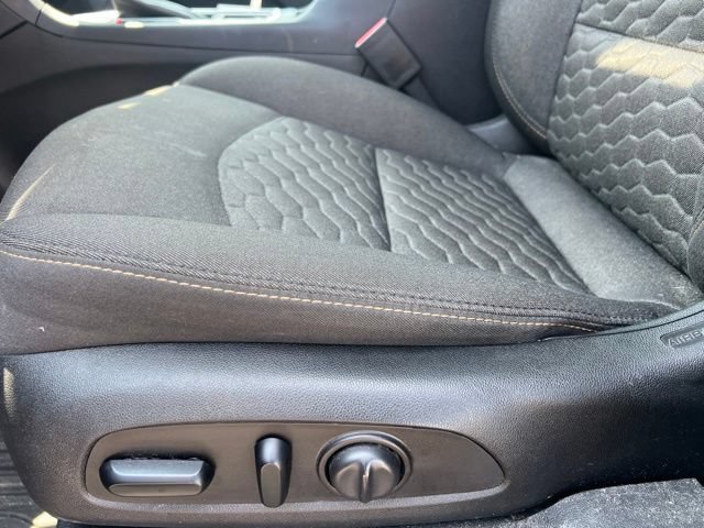 Used 2019 Chevrolet Equinox LT w/ Driver Convenience Package FWD image 18