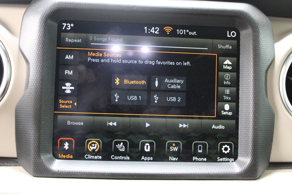 Used 2022 Jeep Gladiator Overland w/ Cold Weather Group AWD/4WD image 29