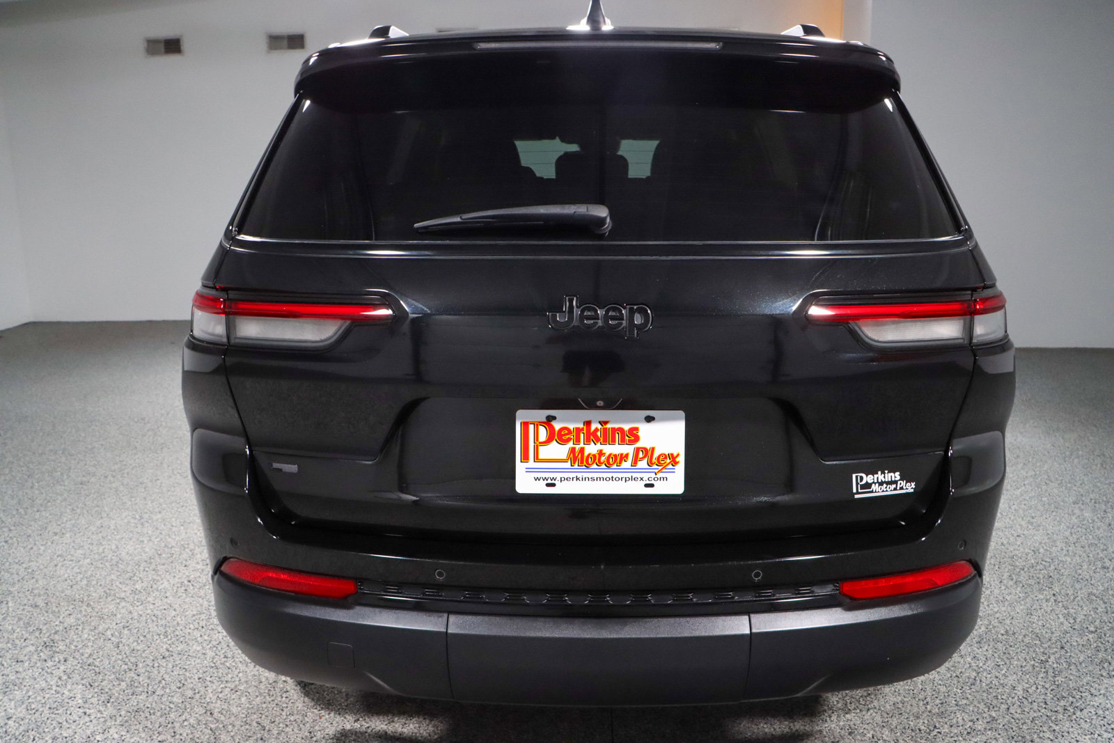 Used 2022 Jeep Grand Cherokee L Laredo image 8