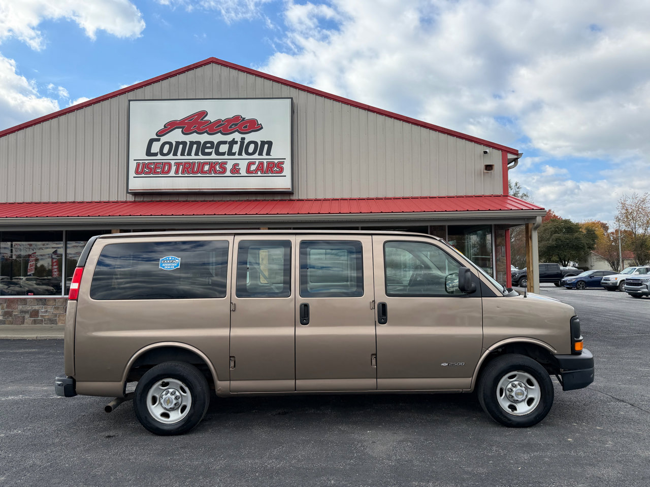 Used 2004 Chevrolet Express 2500 Passenger image 3