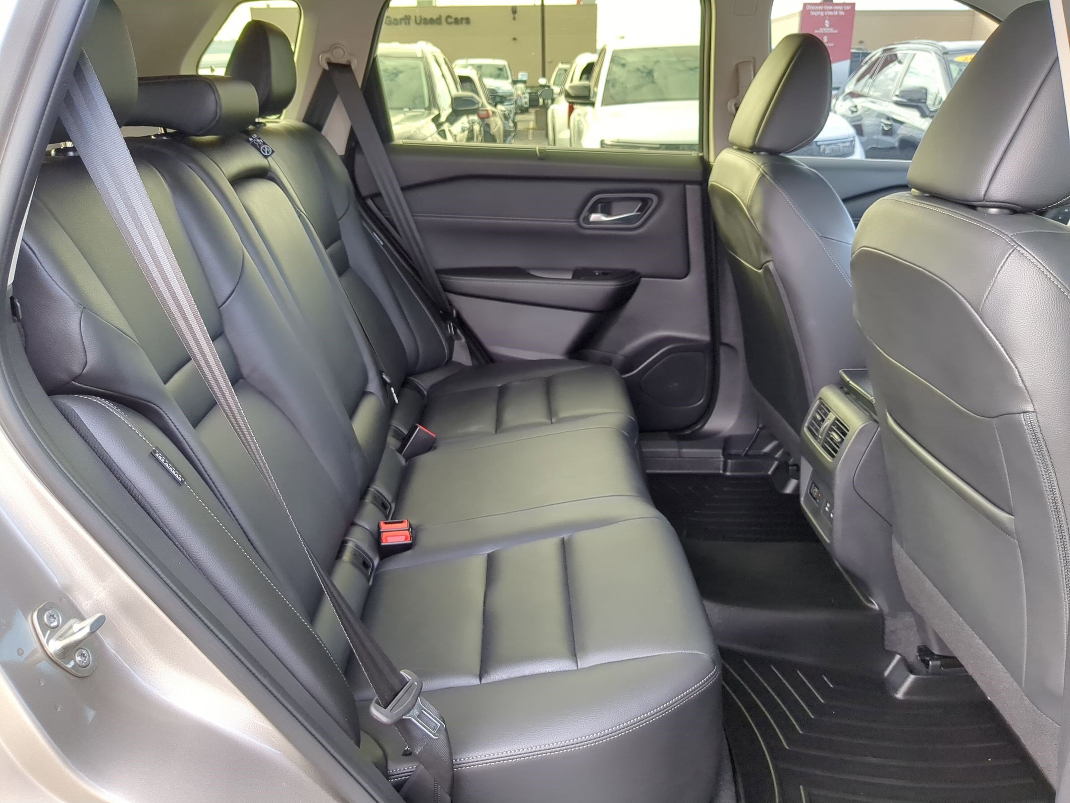 Used 2025 Nissan Rogue SL w/ Tech Package image 34