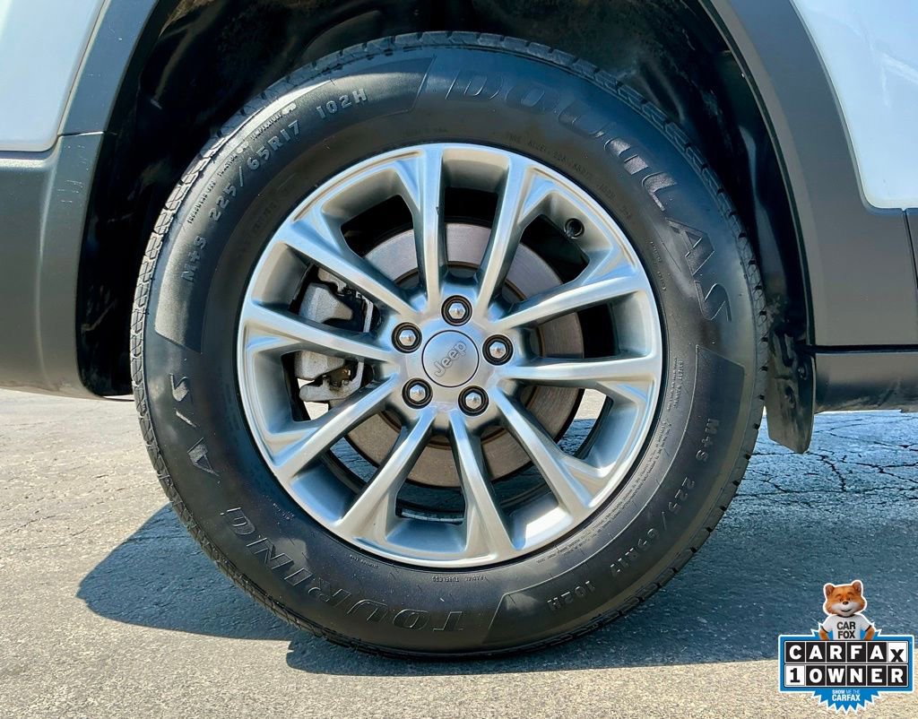 Used 2022 Jeep Cherokee Latitude Lux w/ Sun & Sound Group AWD/4WD image 23