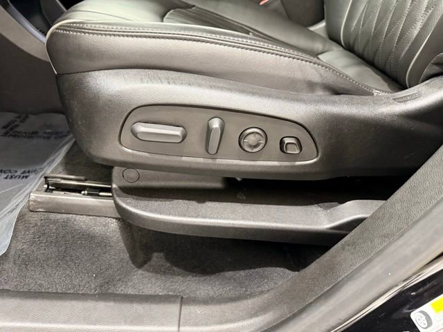 Used 2023 Buick Enclave Avenir w/ Avenir Technology Package image 15