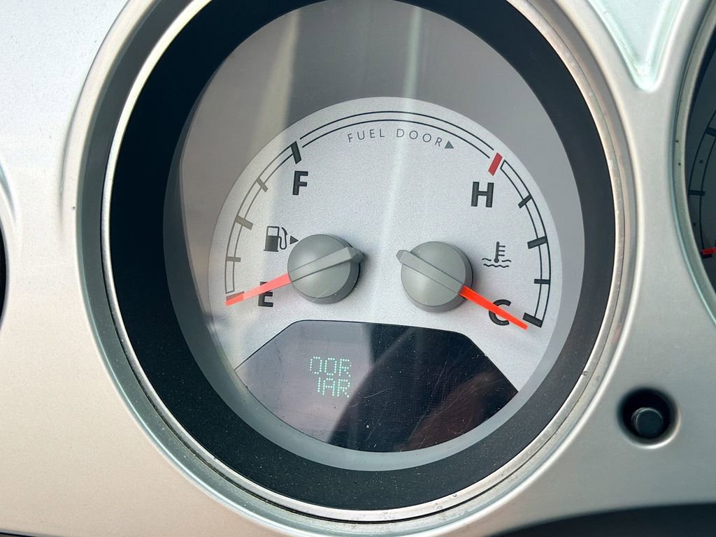 Used 2007 Chrysler PT Cruiser Convertible w/ Spring Special Group image 32