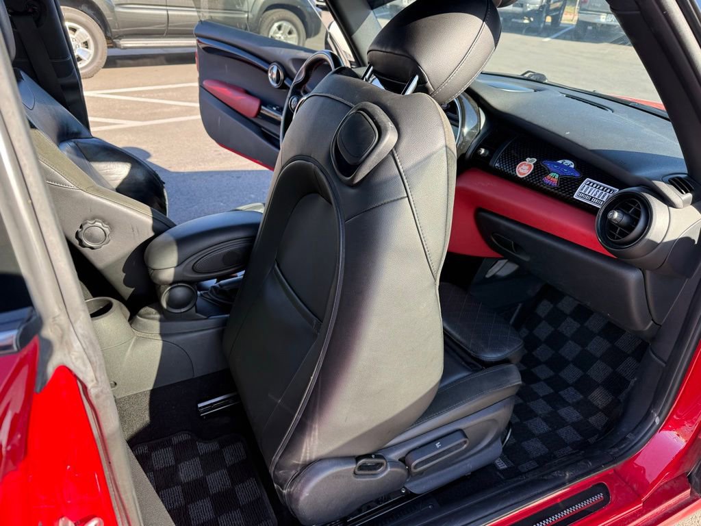 Used 2016 MINI Cooper S image 22