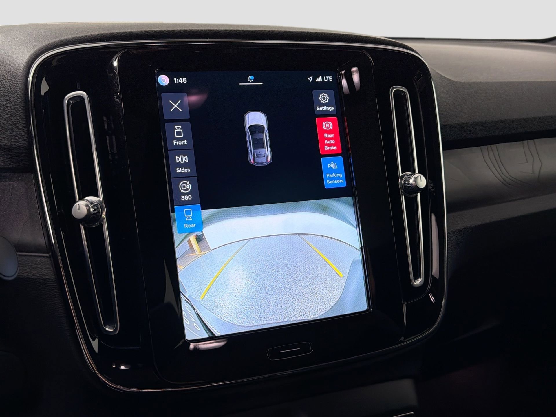 Certified 2023 Volvo C40 P8 Recharge Ultimate AWD/4WD image 14