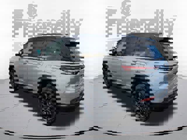 New 2025 Jeep Grand Cherokee Limited image 3