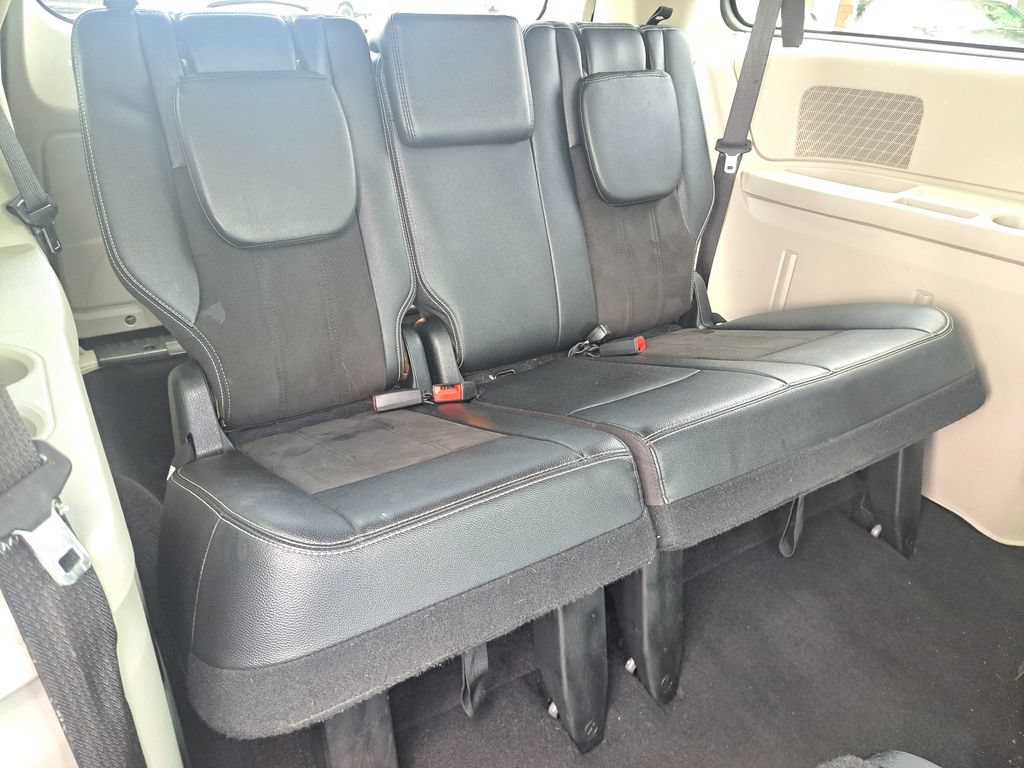 Used 2019 Dodge Grand Caravan SXT FWD image 32