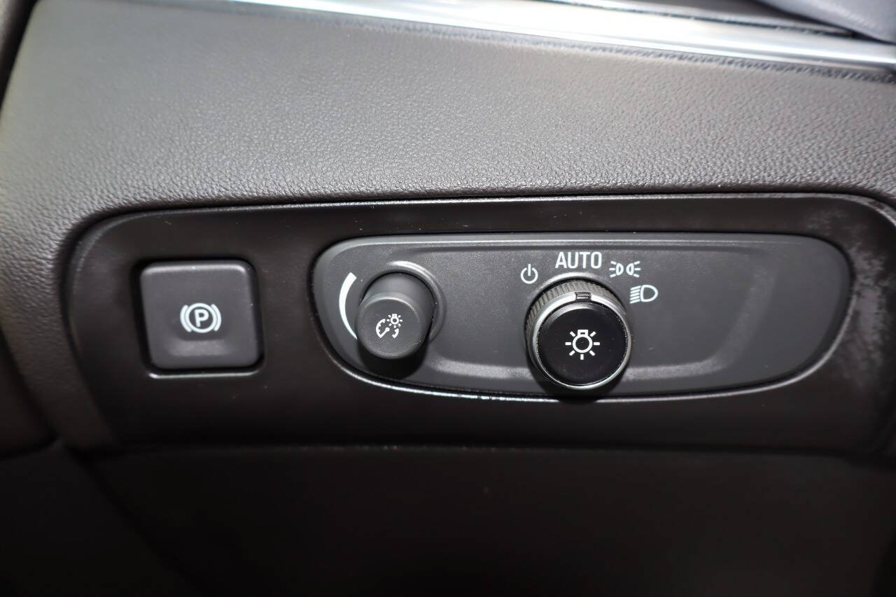 Used 2020 Buick Enclave Premium w/ Sun and Sites Package AWD/4WD image 19
