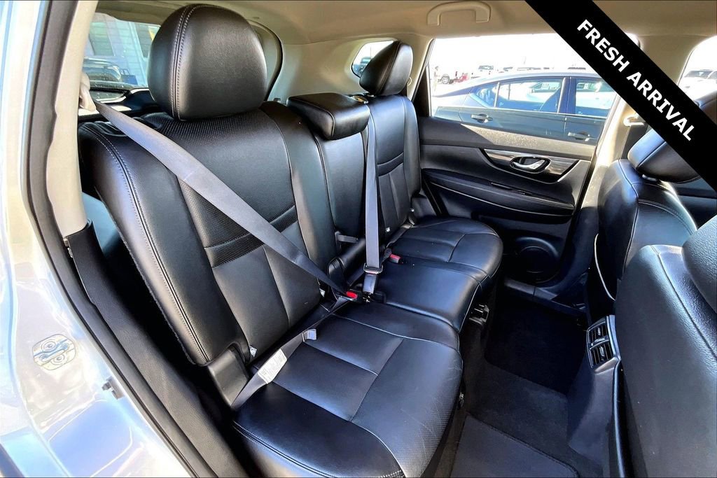 Used 2018 Nissan Rogue SL image 24