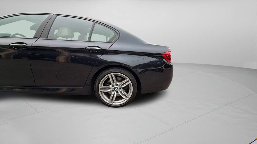 Used 2015 BMW 550i xDrive Sedan AWD/4WD image 35