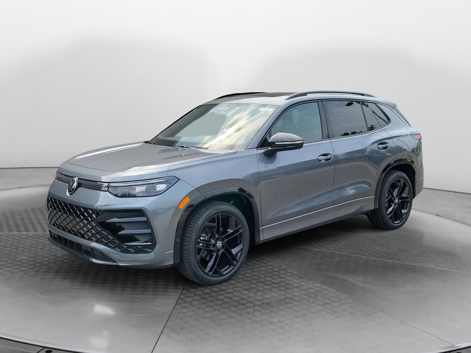 New 2026 Volkswagen Tiguan SE R-Line FWD image 3