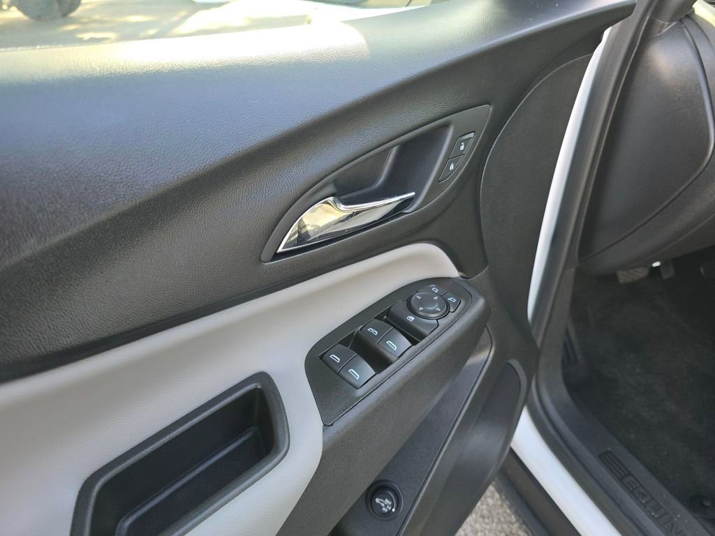 Used 2024 Chevrolet Equinox LT image 11
