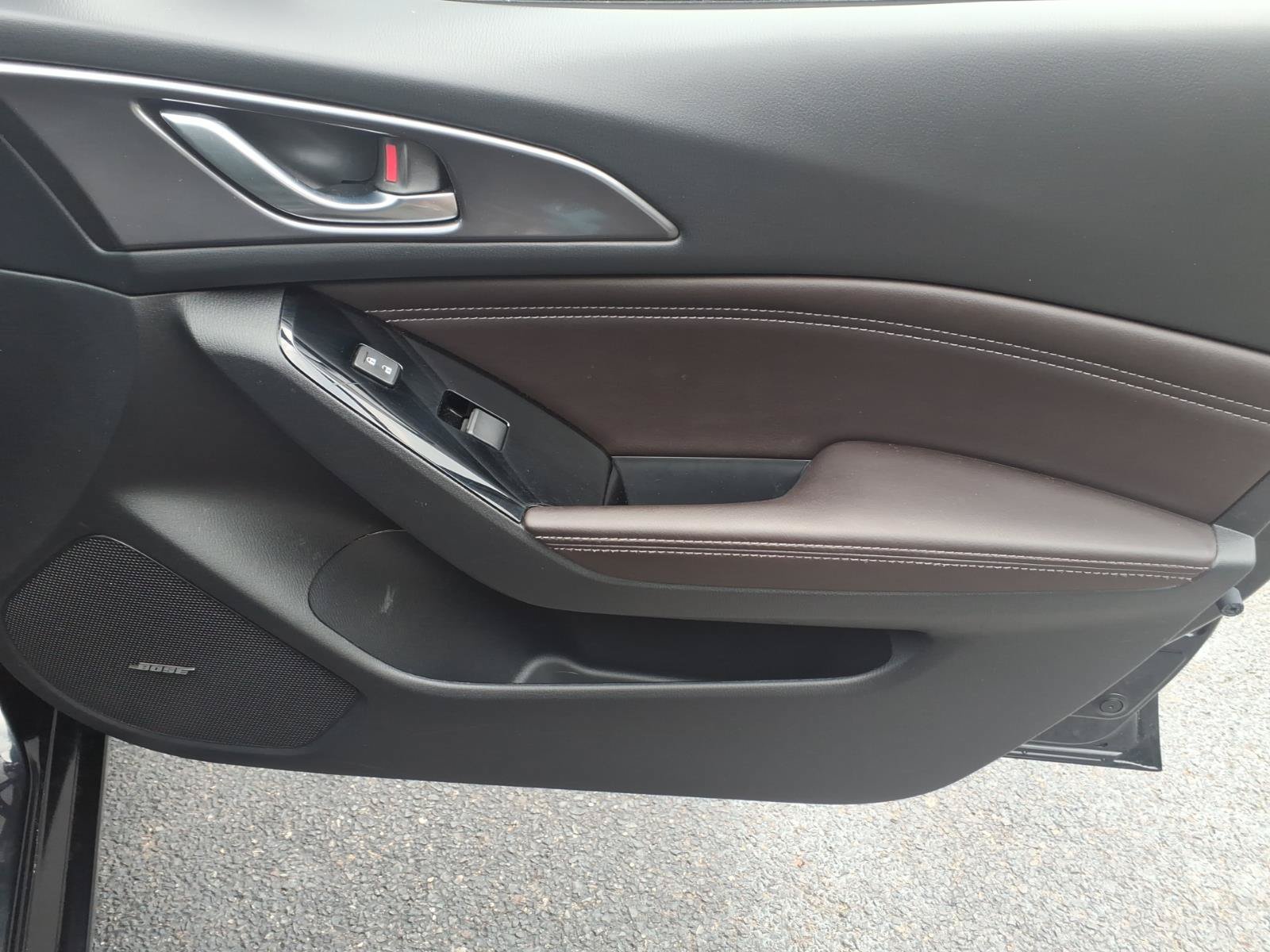 Used 2017 MAZDA MAZDA3 Grand Touring w/ Premium Equipment Package FWD image 9