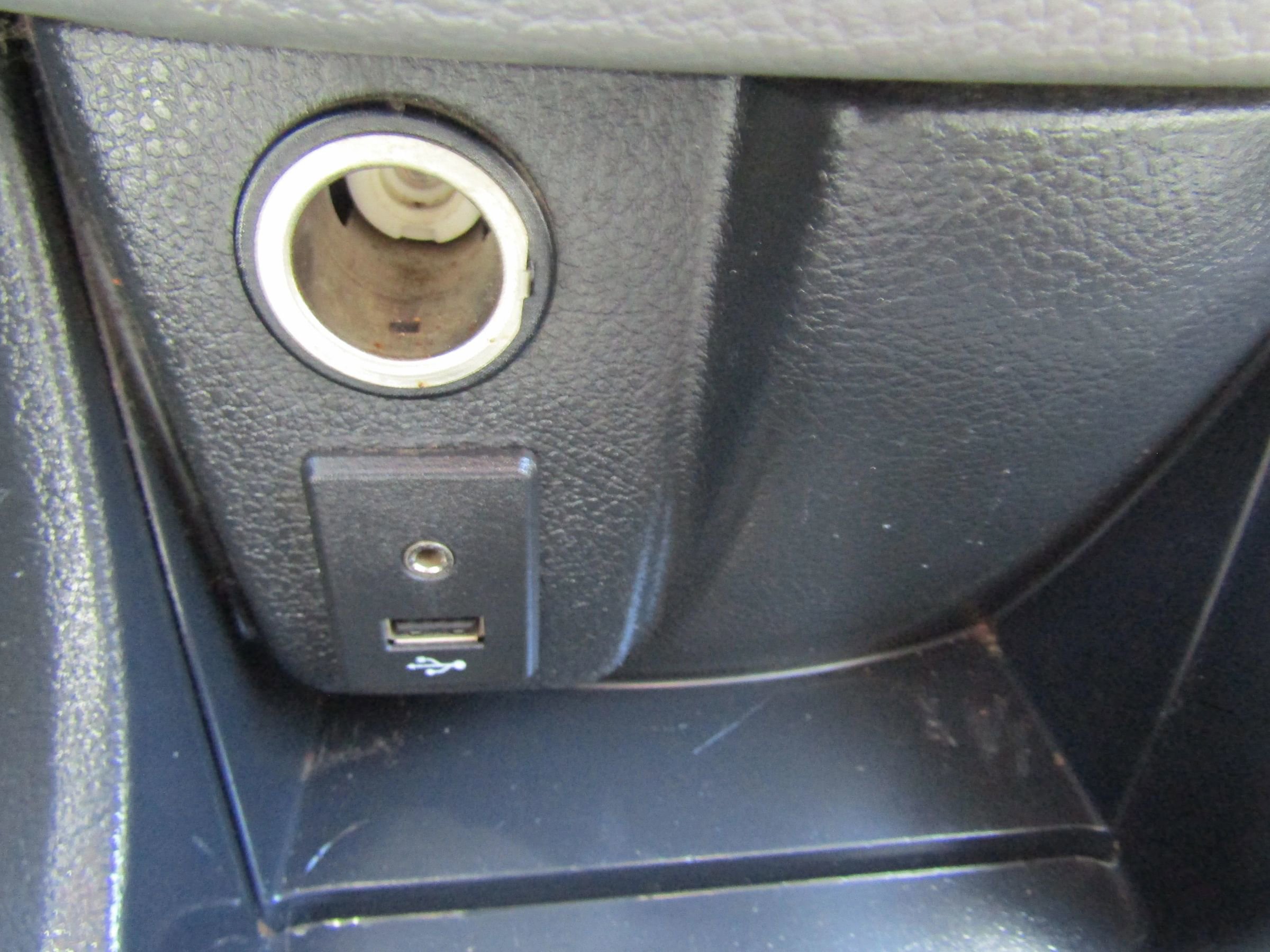 Used 2019 Nissan NV200 SV w/ Back Door Glass Package image 31