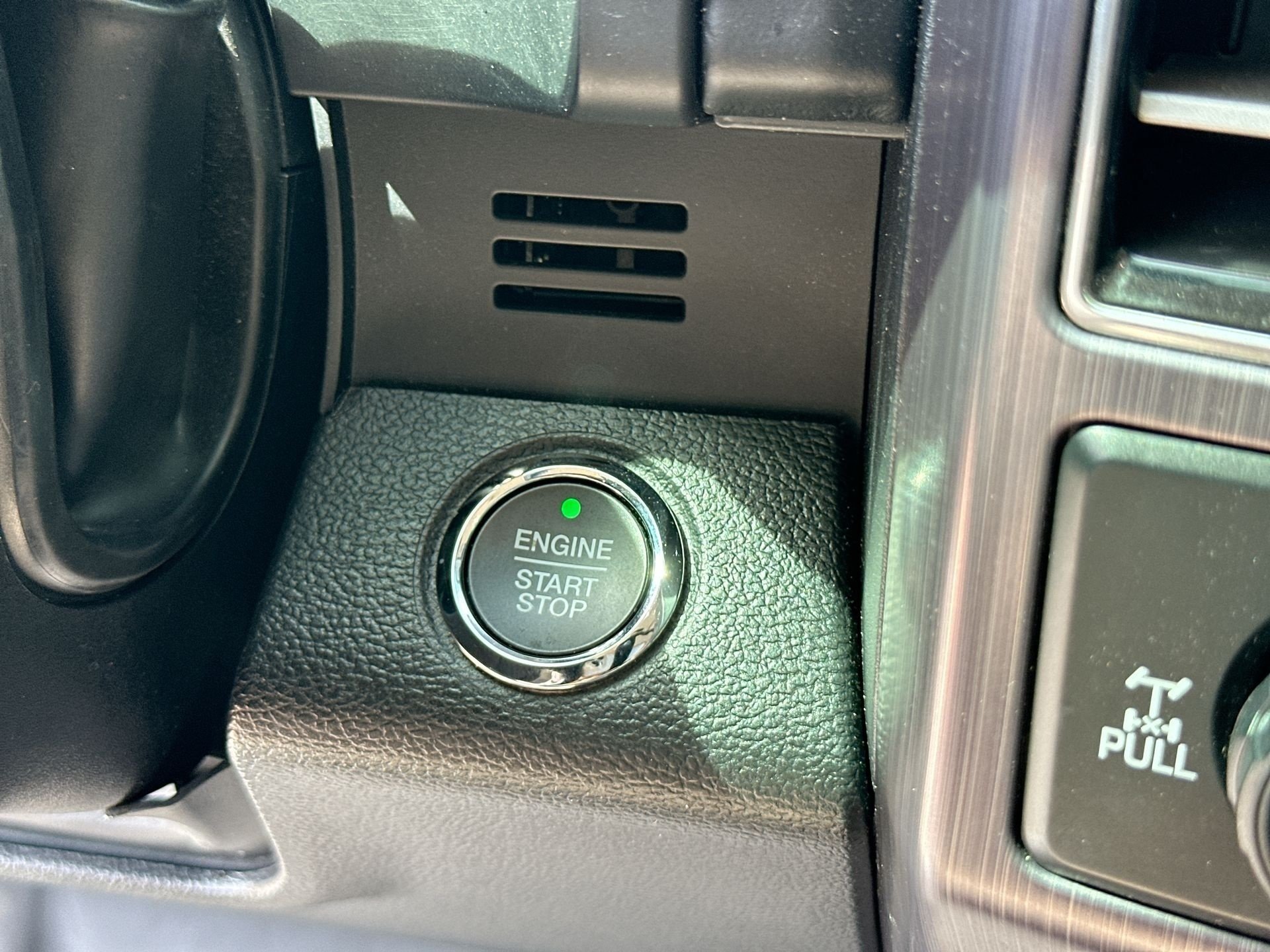 Used 2021 Ford F350 Limited AWD/4WD image 17