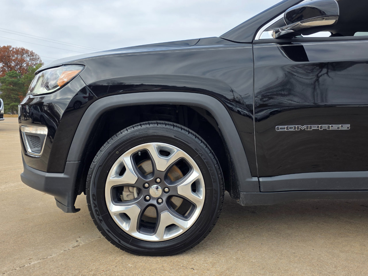 Used 2018 Jeep Compass Limited w/ Navigation Group image 26