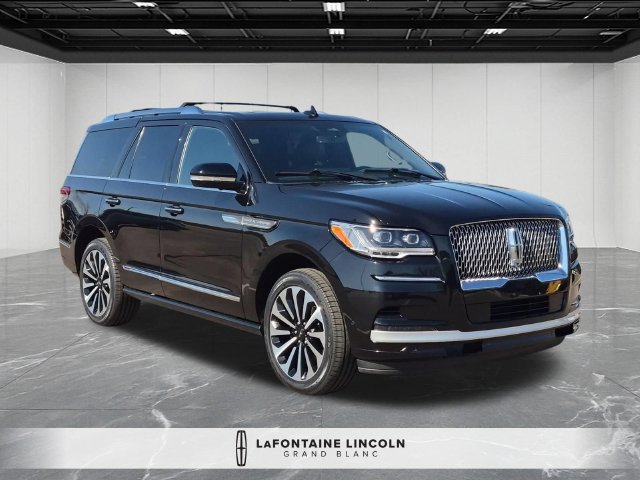 Used 2023 Lincoln Navigator Reserve AWD/4WD image 7