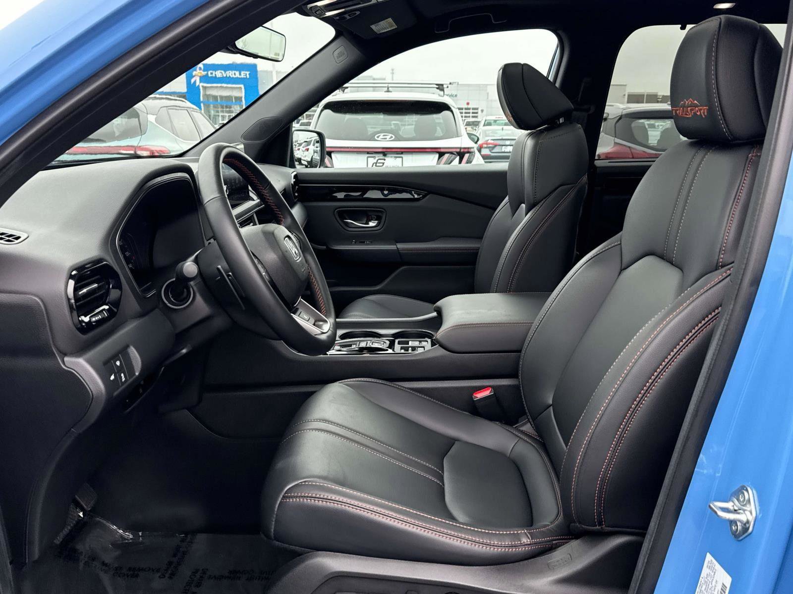 Used 2025 Honda Pilot TrailSport image 16