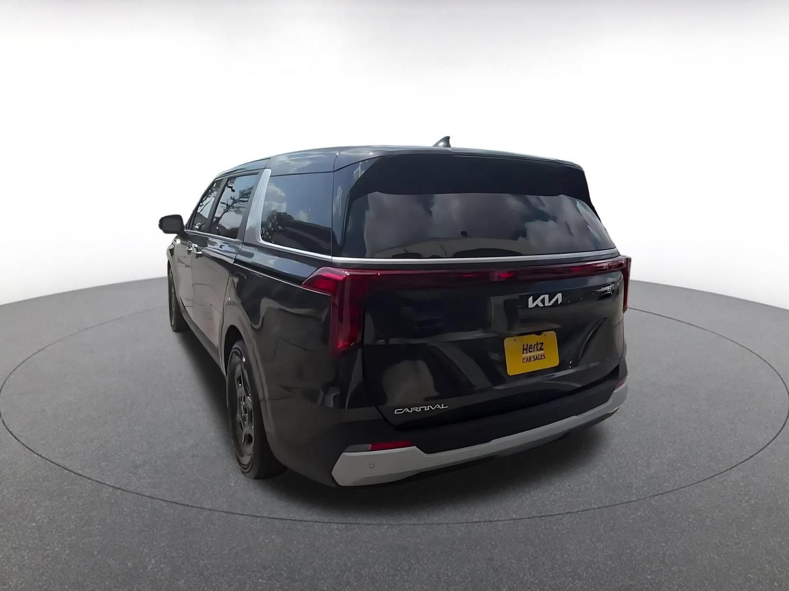 Used 2026 Kia Carnival FWD image 10