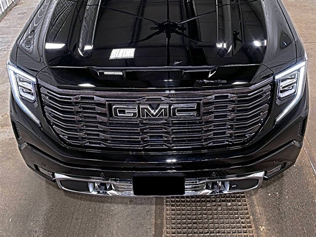 Used 2025 GMC Sierra 1500 Denali Ultimate image 5