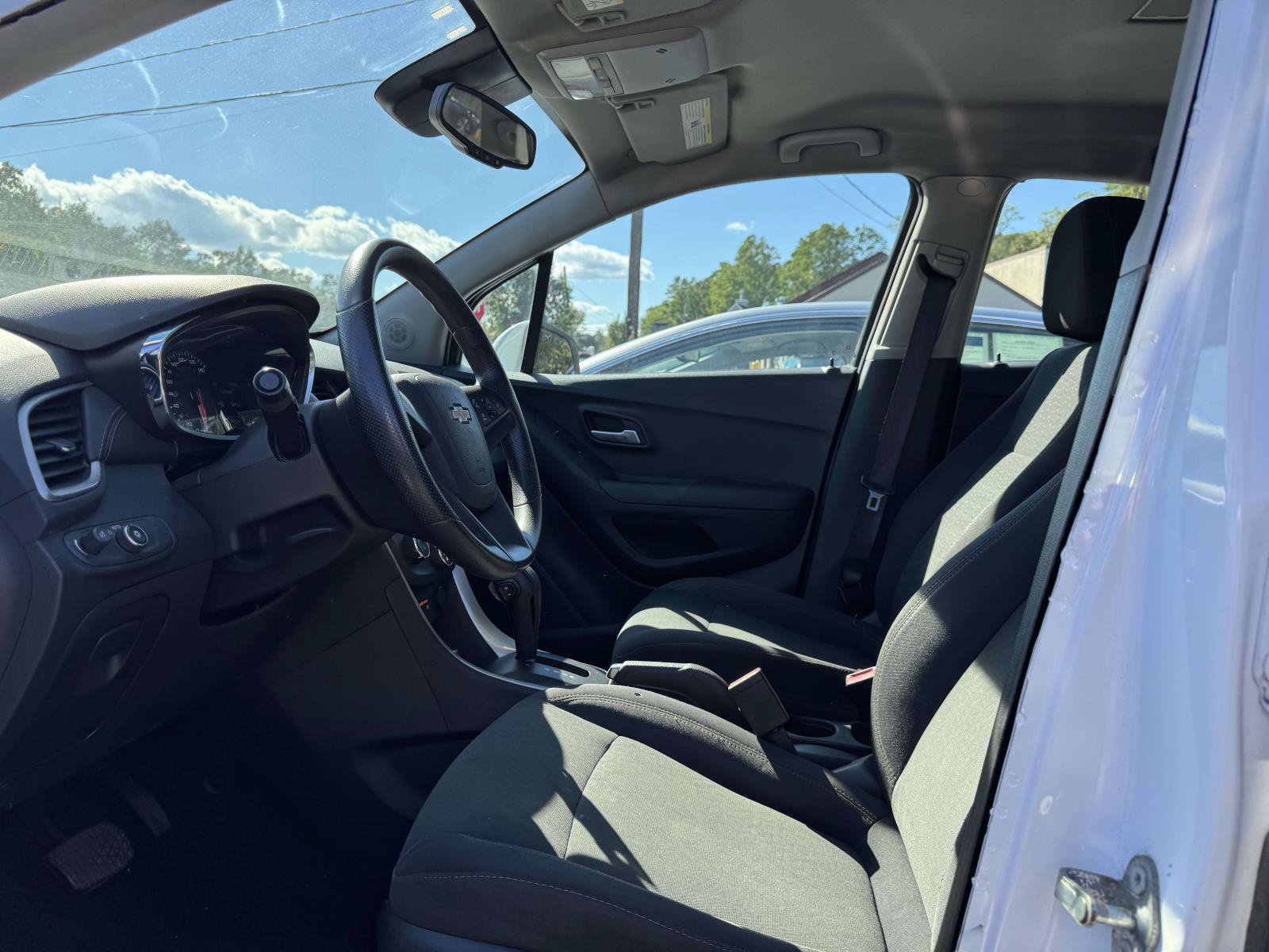 Used 2017 Chevrolet Trax LS AWD/4WD image 11