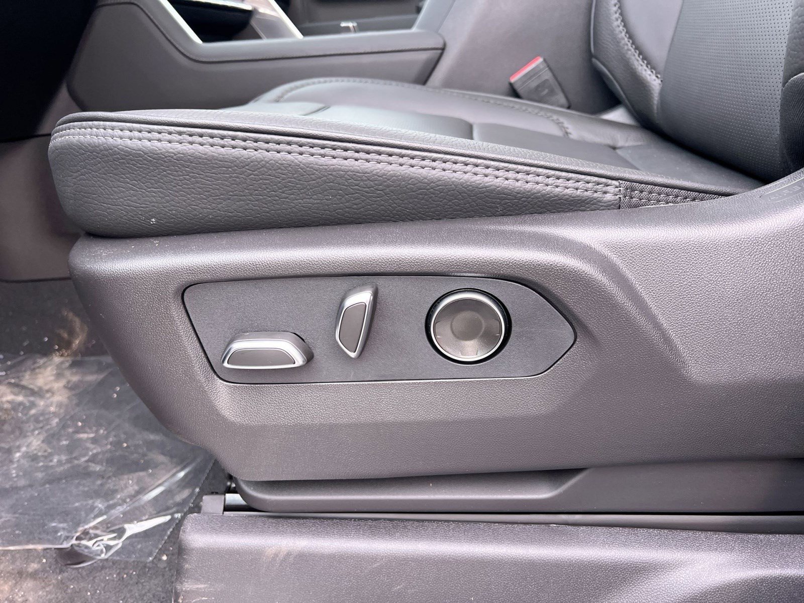 New 2026 GMC Sierra 3500 Denali w/ Denali Reserve Package image 13