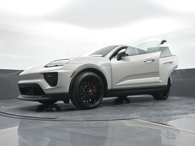 New 2026 Porsche Macan 4S Electric image 32