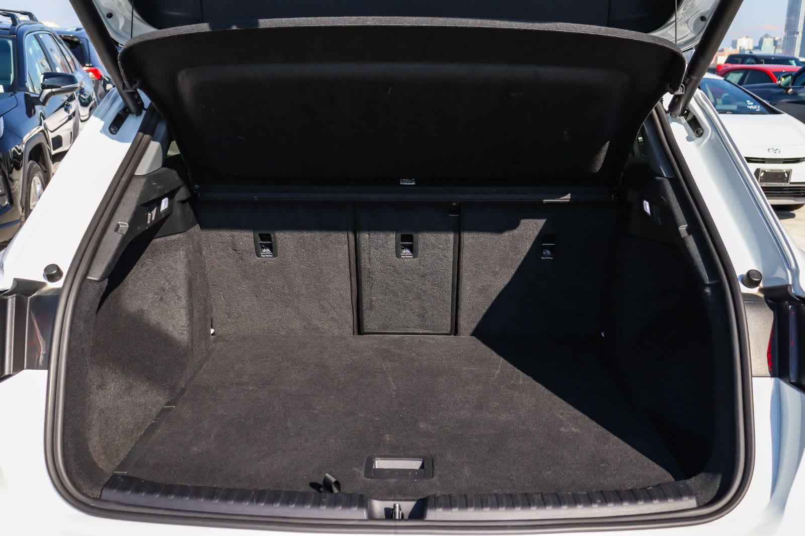 Used 2023 Audi Q4 e-tron Prestige image 38