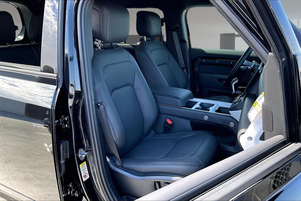 New 2026 Land Rover Defender 110 X-Dynamic SE AWD/4WD image 12