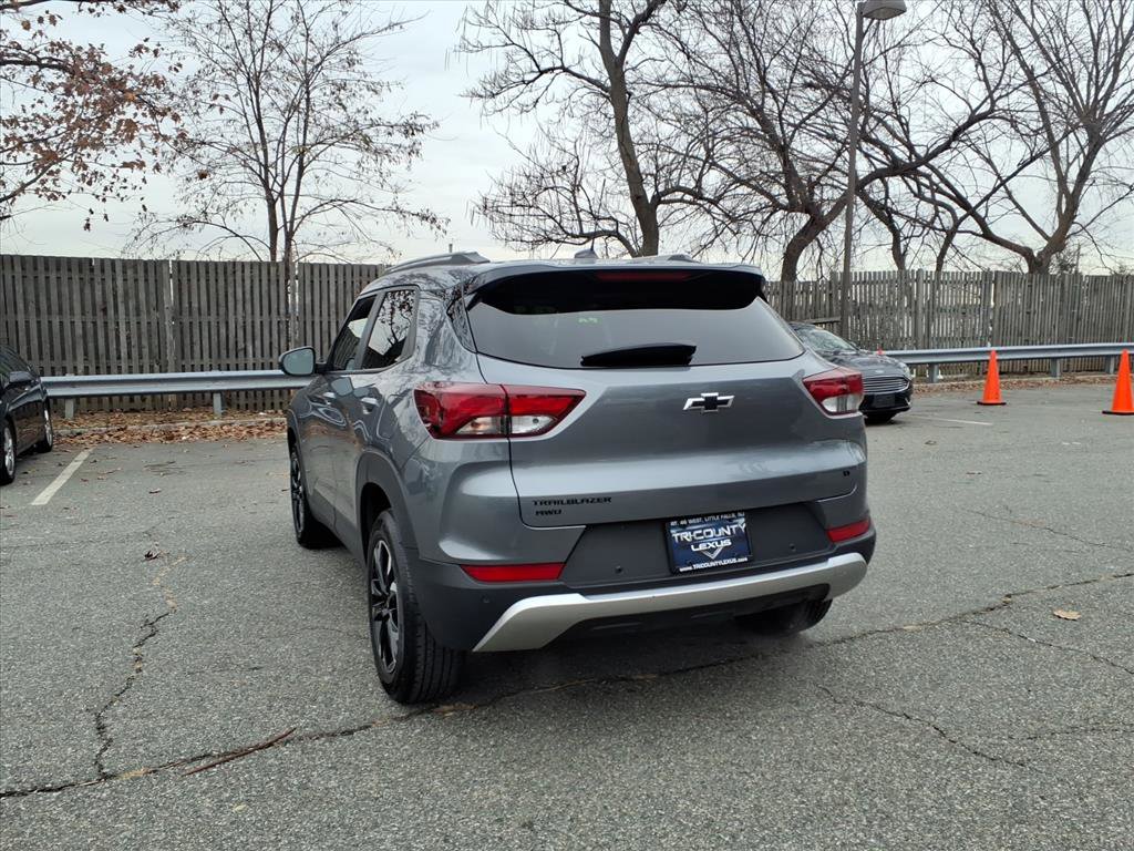 Used 2021 Chevrolet TrailBlazer LT w/ Sun and Liftgate Package image 4
