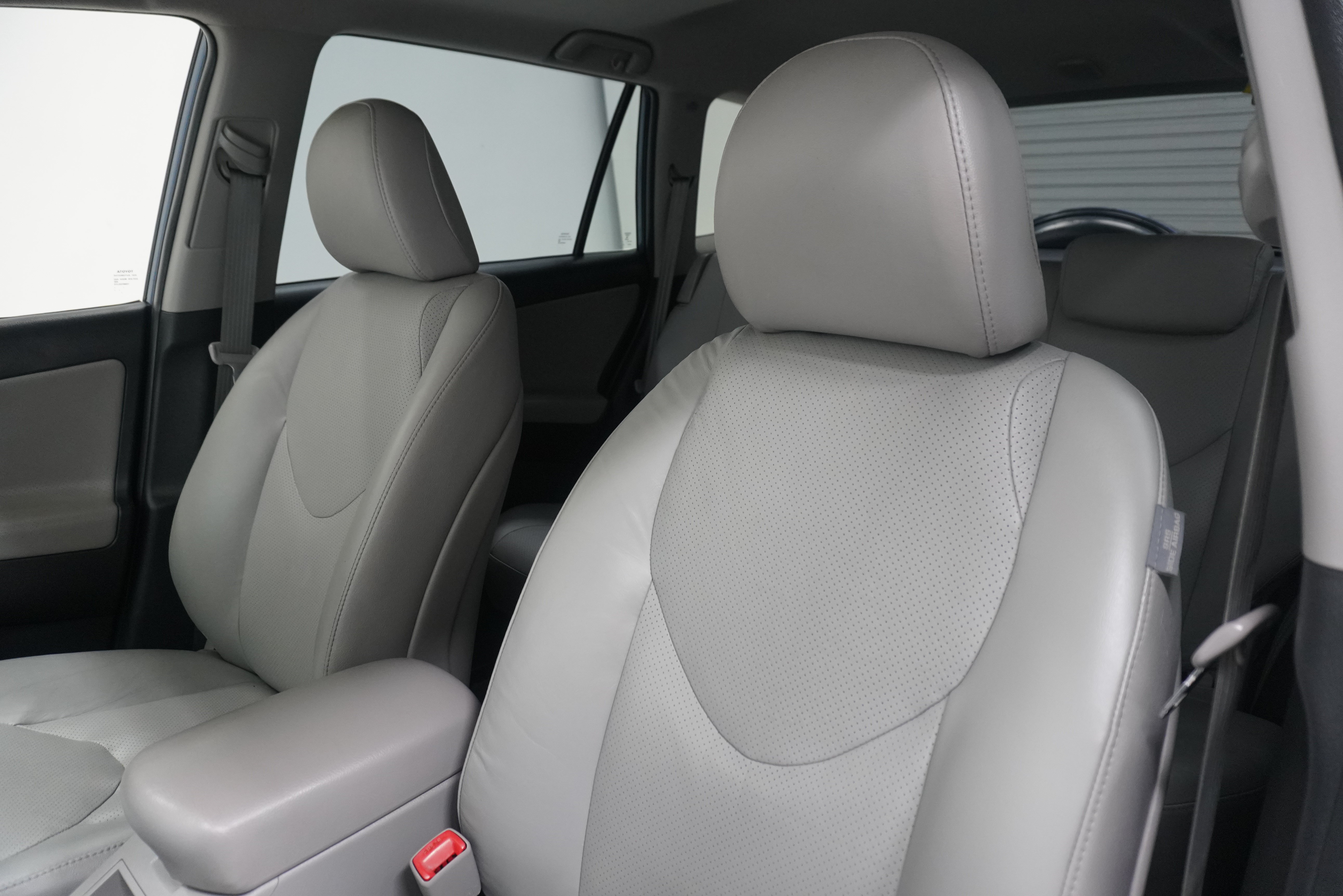 Used 2011 Toyota RAV4 Limited w/ Limited Extra Value Pkg FWD image 11