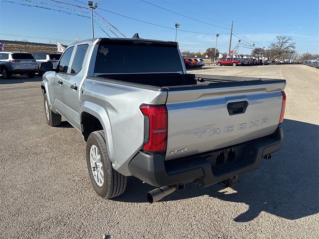Used 2025 Toyota Tacoma SR image 7
