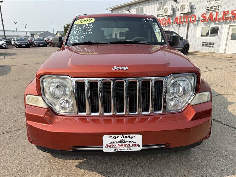 Used 2009 Jeep Liberty Limited AWD/4WD image 8
