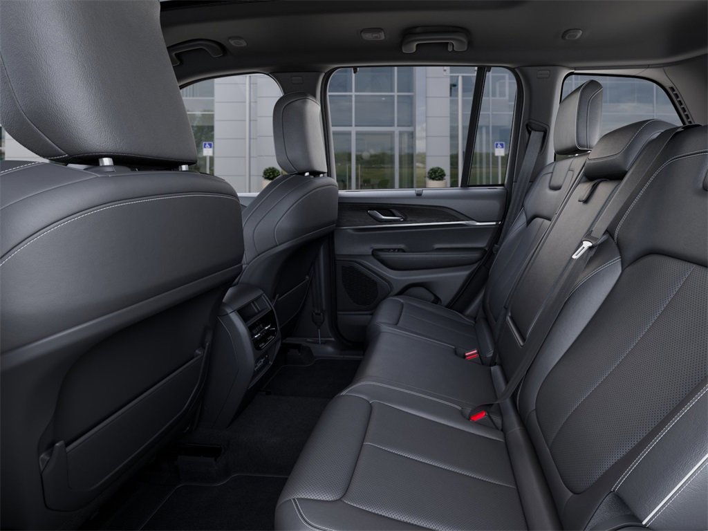 New 2025 Jeep Grand Cherokee Limited w/ Luxury Tech Group II image 45