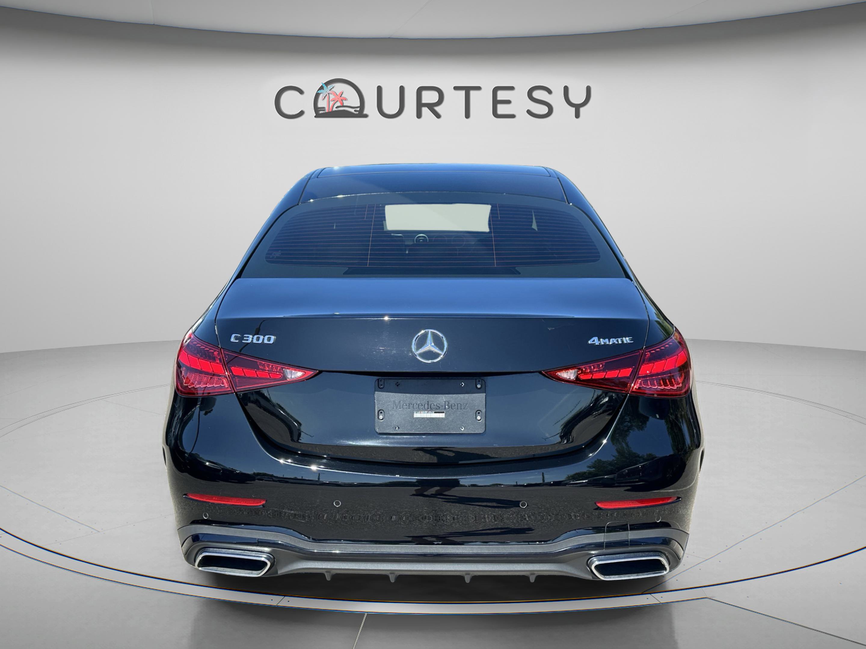 Used 2024 Mercedes-Benz C 300 4MATIC Sedan image 4