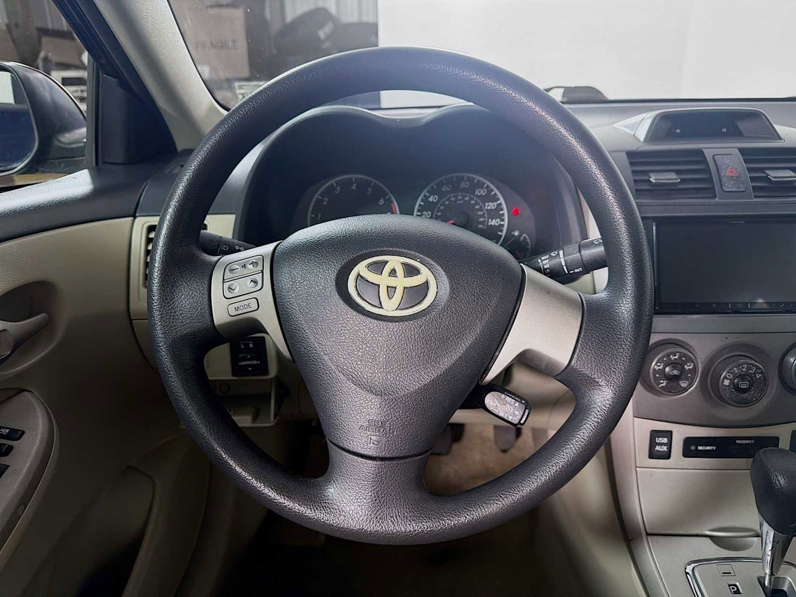Used 2012 Toyota Corolla LE image 9