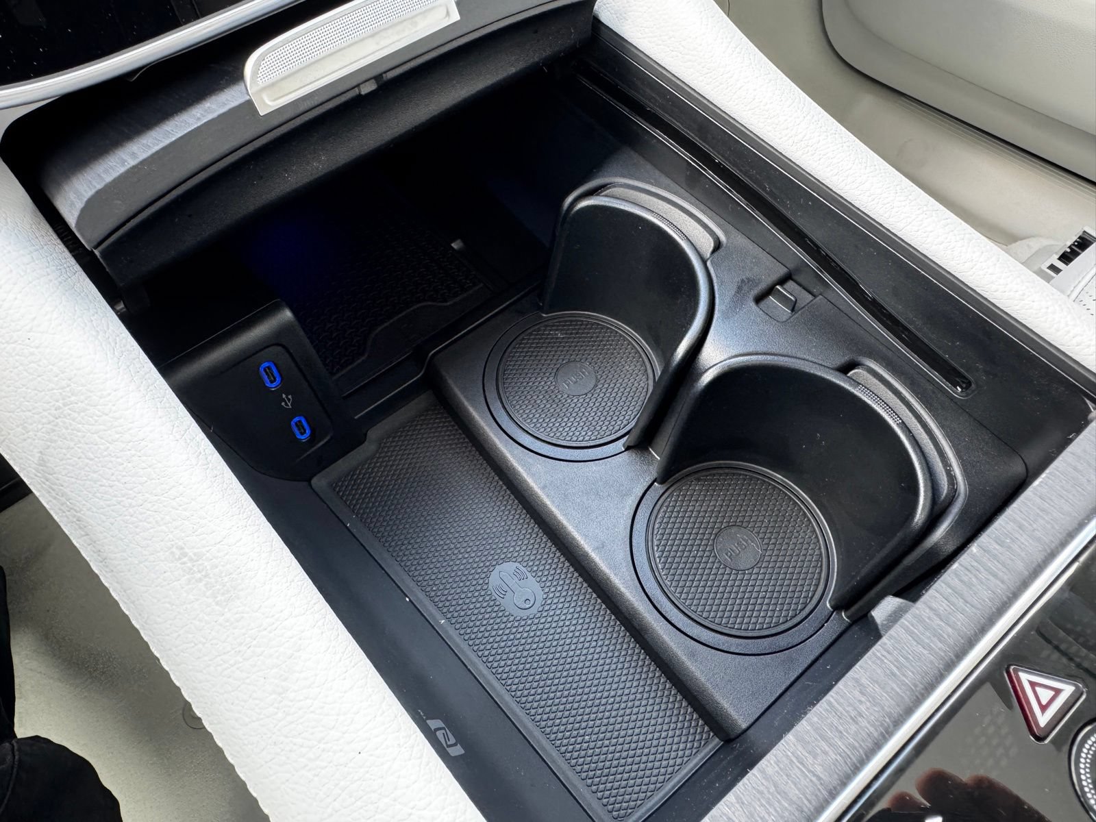 New 2026 Mercedes-Benz EQS 400 4MATIC SUV image 29