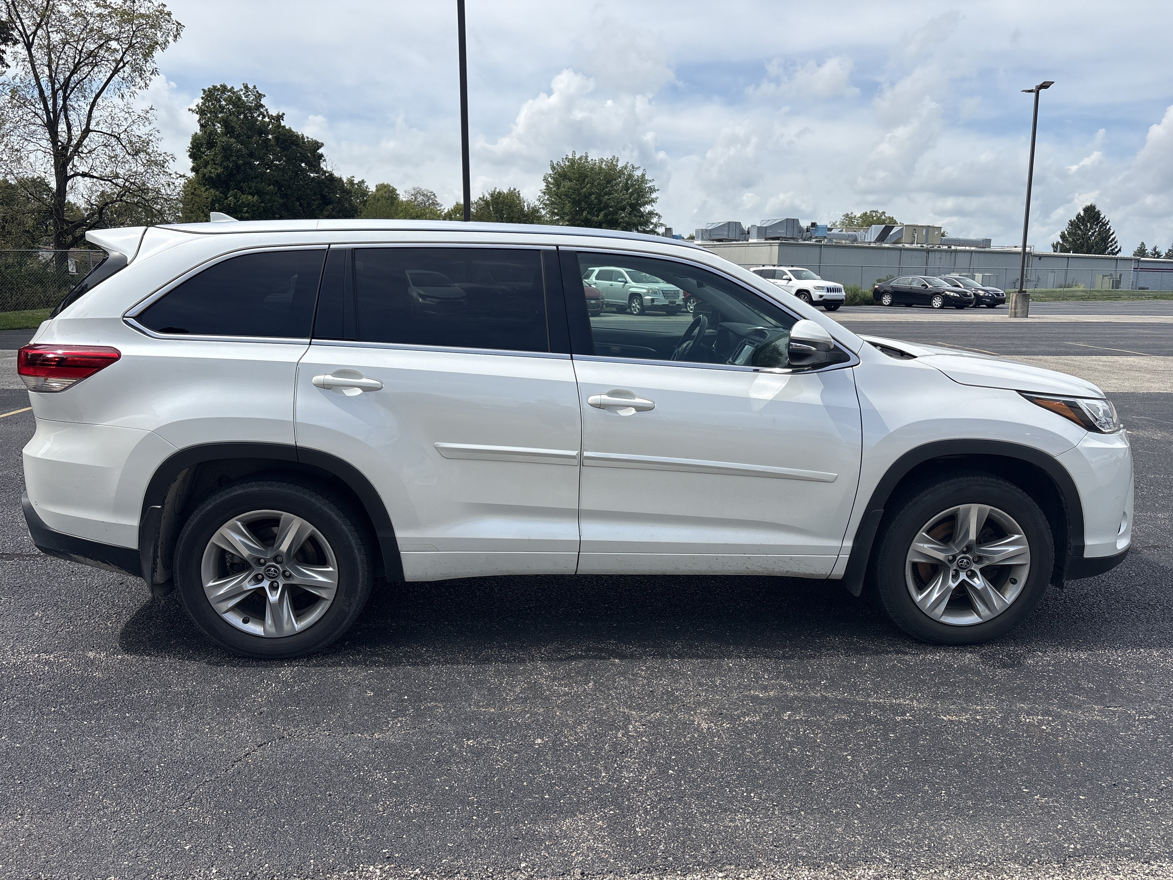 Used 2017 Toyota Highlander Limited w/ Protection Package #3 AWD/4WD image 3