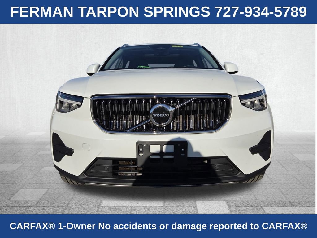 Certified 2025 Volvo XC40 B5 Core image 3
