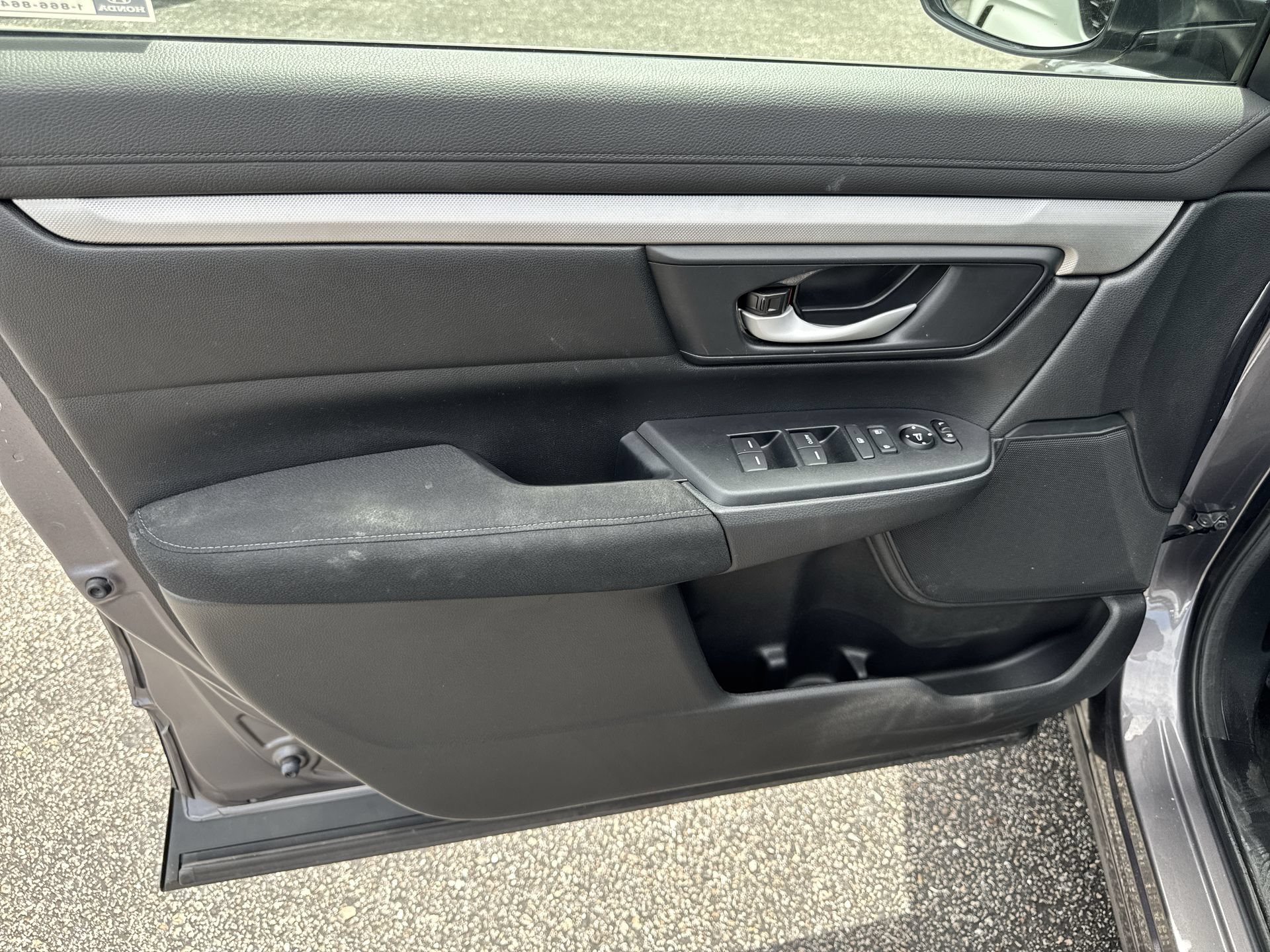 Used 2020 Honda CR-V LX image 19