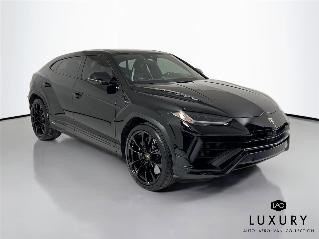 Used 2023 Lamborghini Urus S image 3
