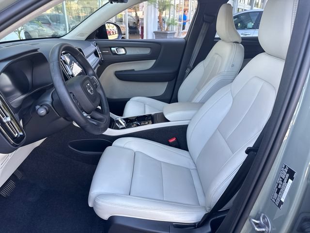 Used 2025 Volvo XC40 B5 Ultra w/ Climate Package AWD/4WD image 9