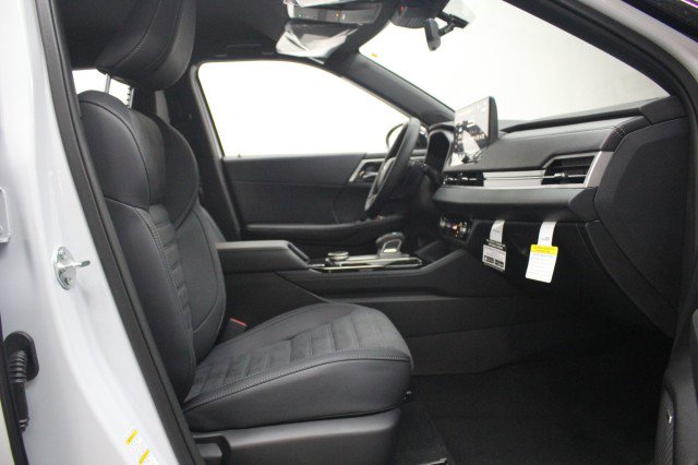 New 2026 Mitsubishi Outlander LE FWD image 18