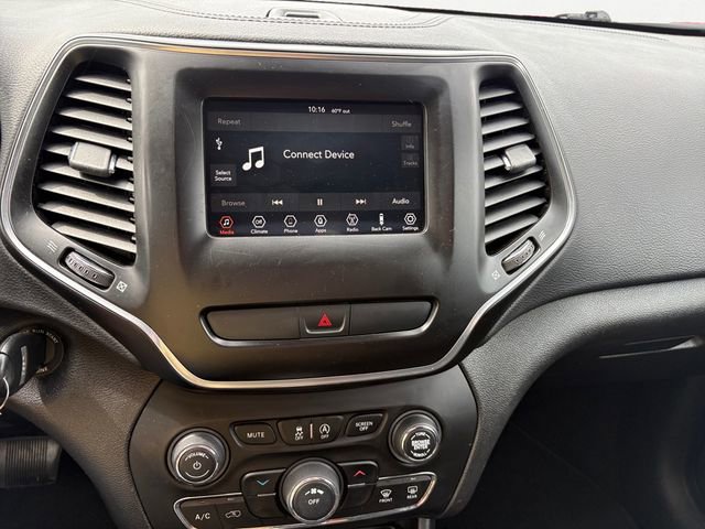 Used 2020 Jeep Cherokee Latitude FWD image 22
