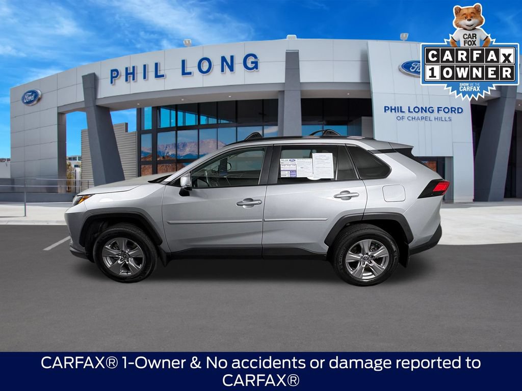 Used 2025 Toyota RAV4 XLE AWD/4WD image 2