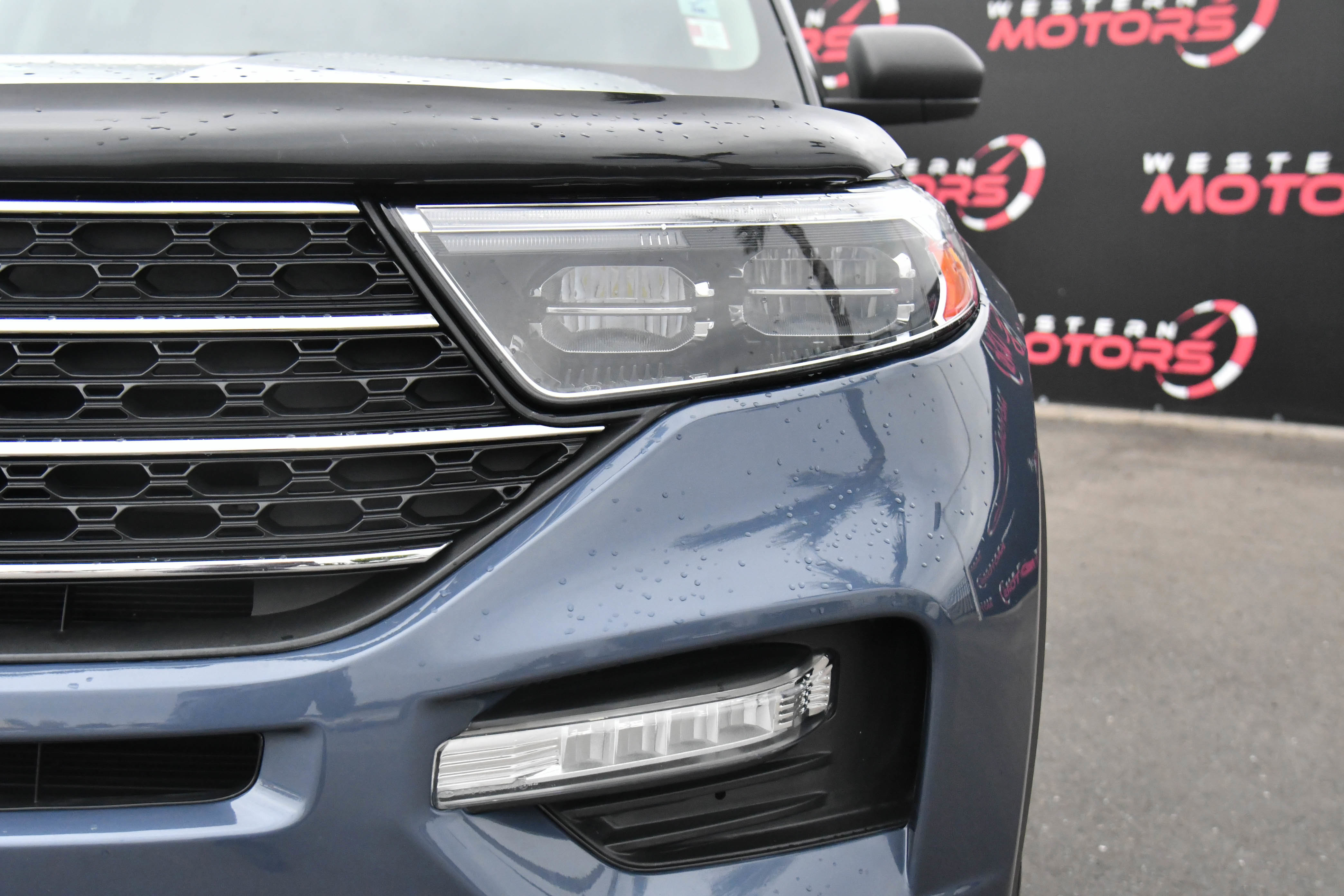 Used 2021 Ford Explorer XLT w/ Equipment Group 202A RWD image 11