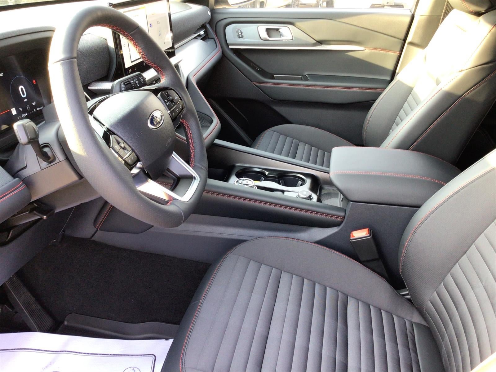 New 2026 Ford Explorer ST-Line w/ ST-Line Street Pack RWD image 3