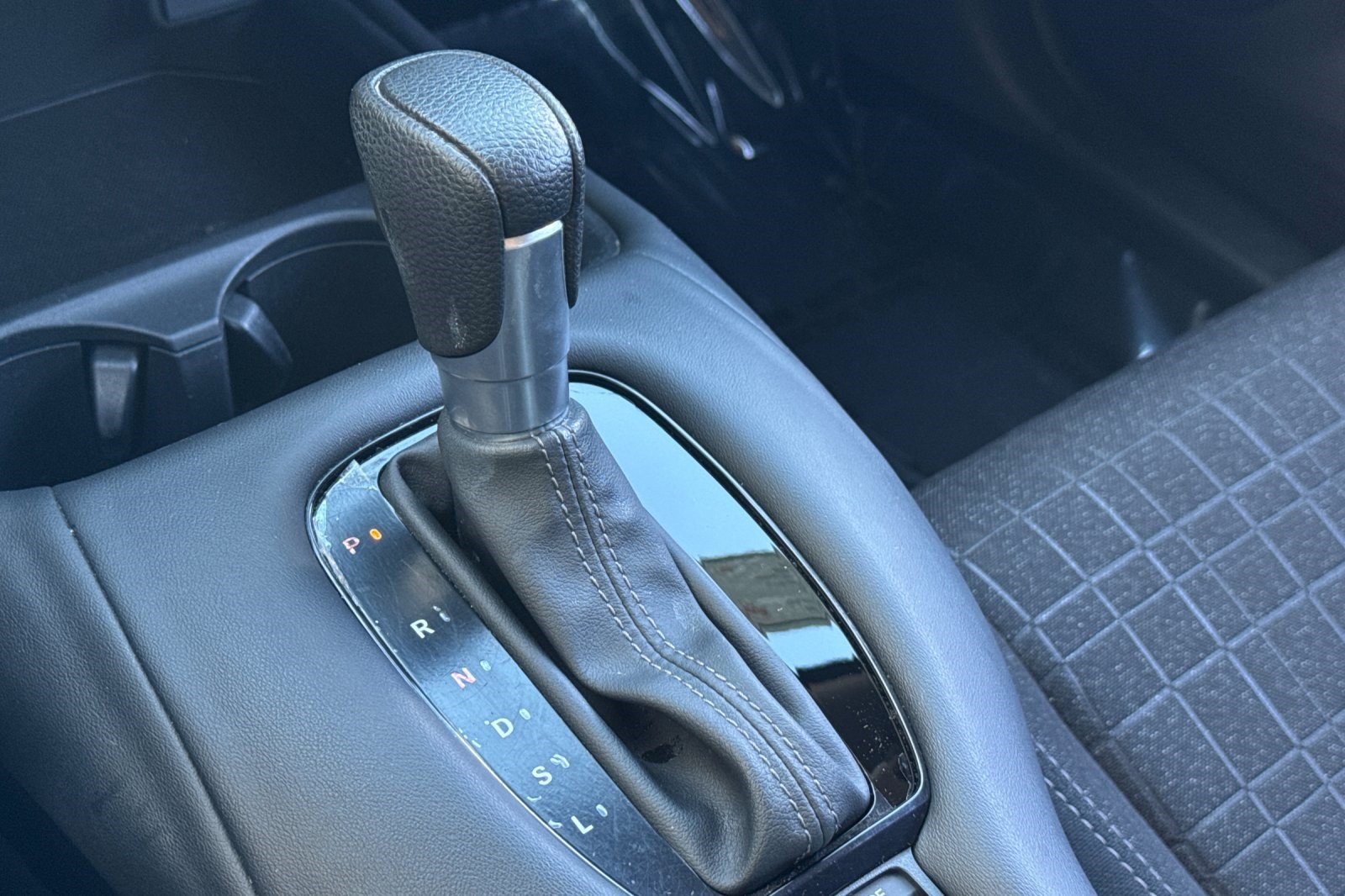 Certified 2025 Honda HR-V LX image 17
